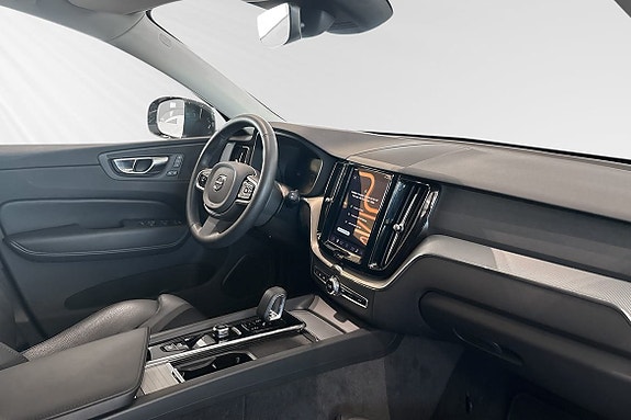 Volvo XC60 10 of 30