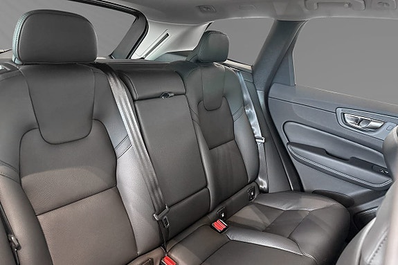 Volvo XC60 11 of 30