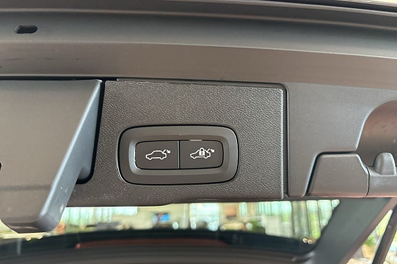 Volvo XC60 14 of 30
