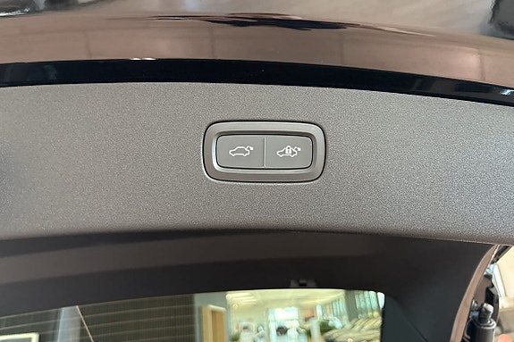 Volvo ES90 14 of 30