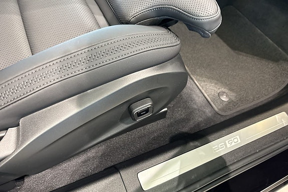 Volvo ES90 20 of 30