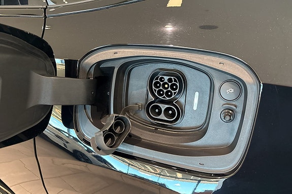 Volvo ES90 15 of 30