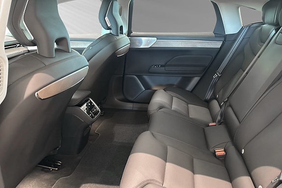 Volvo ES90 8 of 30