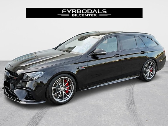 Mercedes-Benz E63 2 of 30