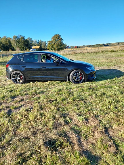 Seat Leon 2 of 4