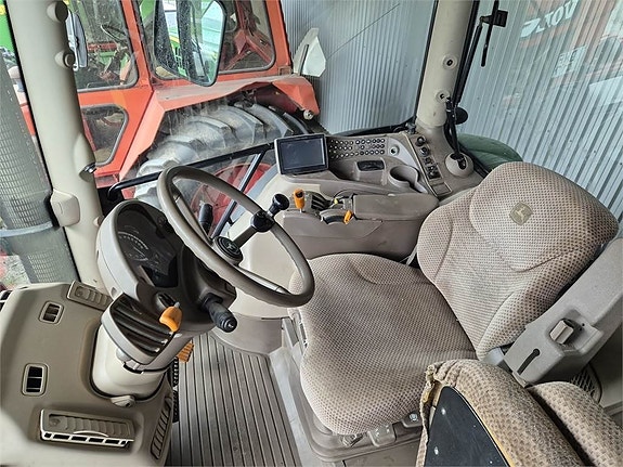 John Deere 6210R AP TRAKTOR FR.LYFT 5 of 5