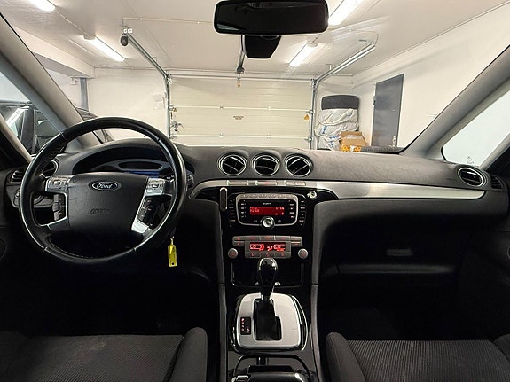 Ford S-MAX 19 of 26