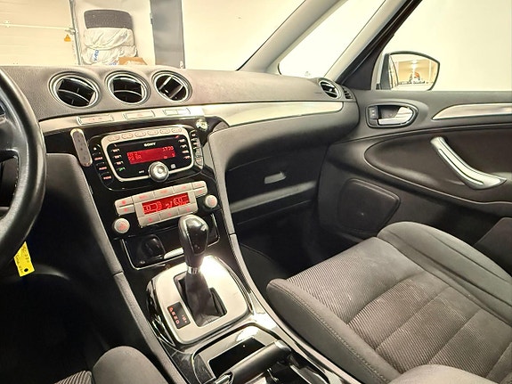 Ford S-MAX 10 of 26
