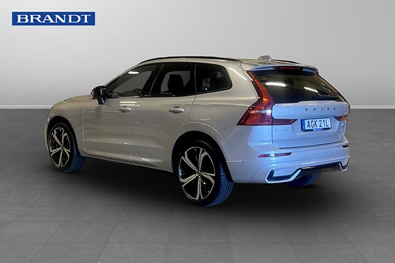 Volvo XC60 2 of 5