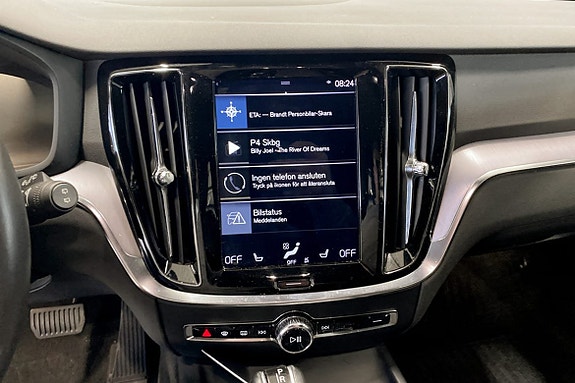 Volvo V60 Cross Country 6 of 13