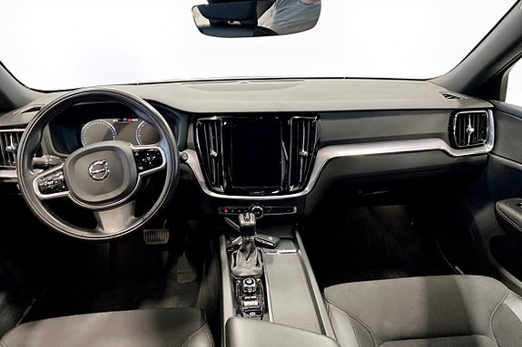 Volvo V60 Cross Country 4 of 5