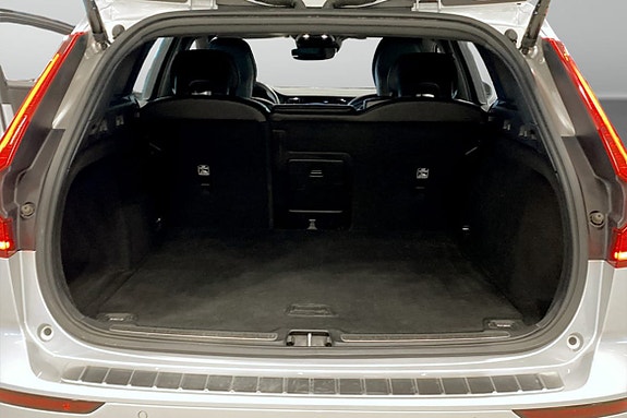 Volvo V60 Cross Country 9 of 13