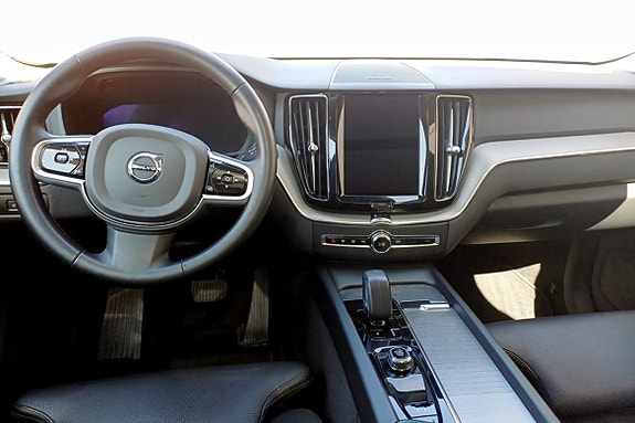 Volvo XC60 4 of 14
