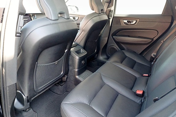 Volvo XC60 8 of 14