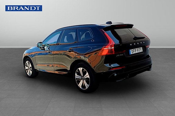 Volvo XC60 2 of 14
