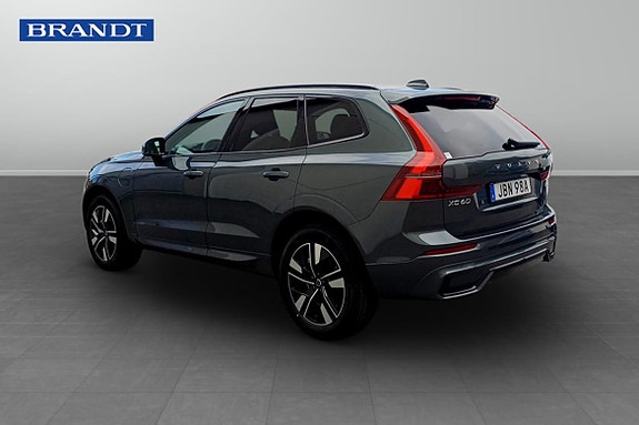 Volvo XC60 2 of 5