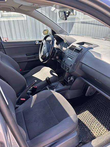 Volkswagen Polo 7 of 9
