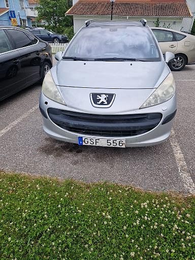 Peugeot 207 SW 2 of 4