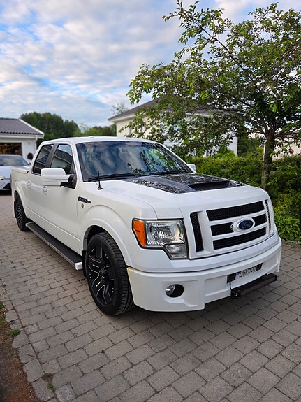 Ford F-150 2 of 5