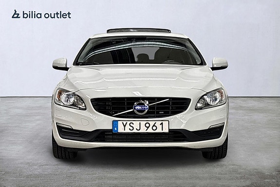 Volvo S60 3 of 5