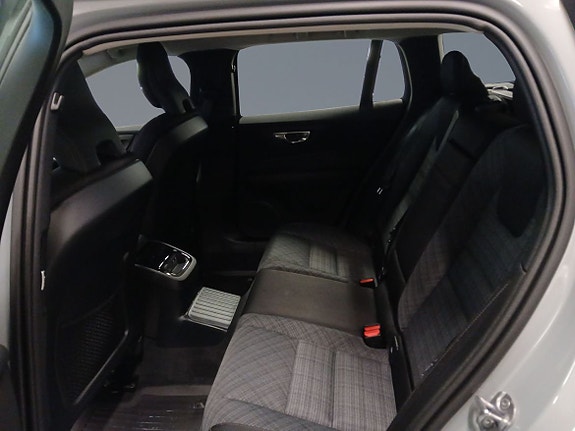 Volvo V60 8 of 13
