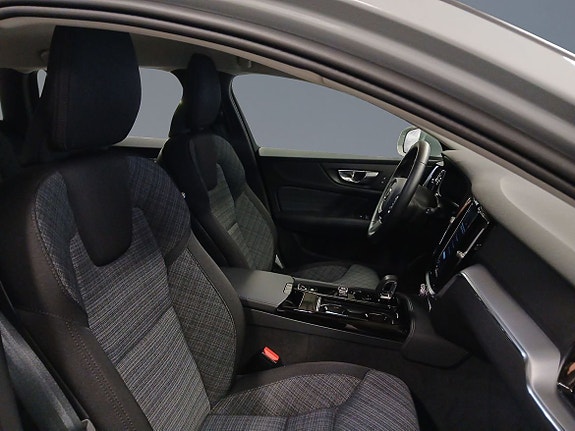 Volvo V60 7 of 13