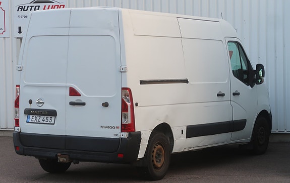 Nissan NV400 3 of 5