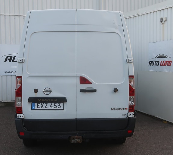 Nissan NV400 4 of 5