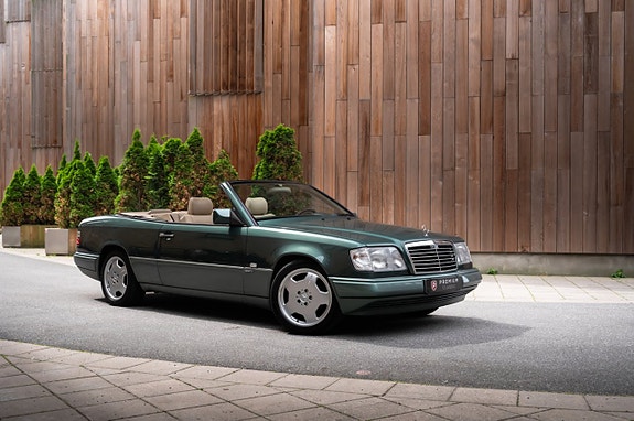 Mercedes-Benz E320 2 of 5