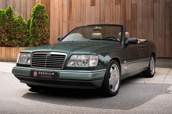 Mercedes-Benz E320 5 of 5