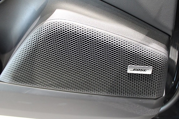 Porsche 911 Carrera 4 GTS 14 of 16