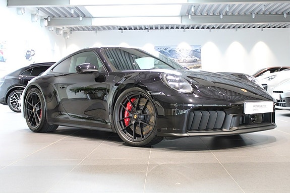 Porsche 911 Carrera 4 GTS