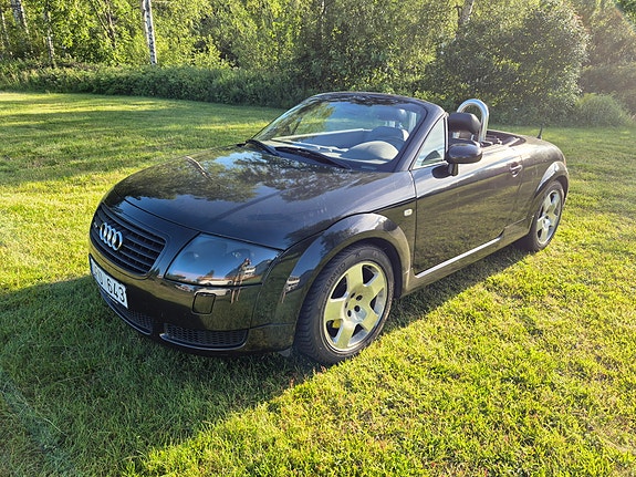 Audi TT 4 of 5