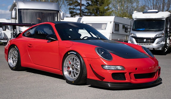 Porsche 911 GT3 2 of 5