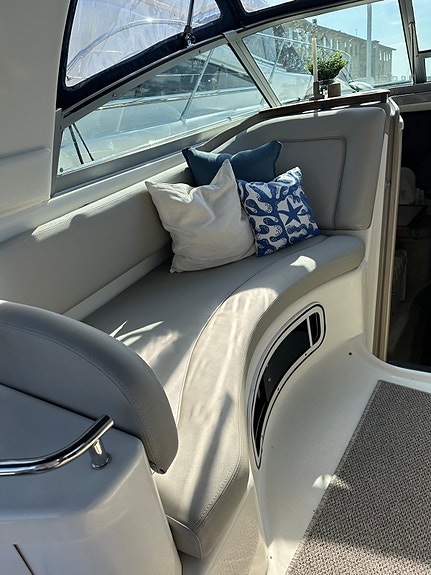 Sea Ray 290 3 of 11
