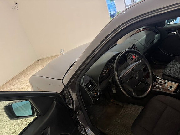 Mercedes-Benz C180 5 of 5