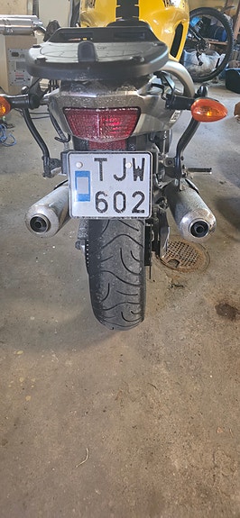 Yamaha TDM900 2 of 6