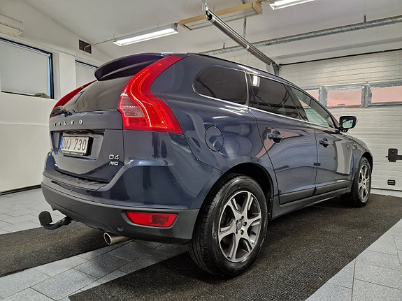 Volvo XC60 2 of 18