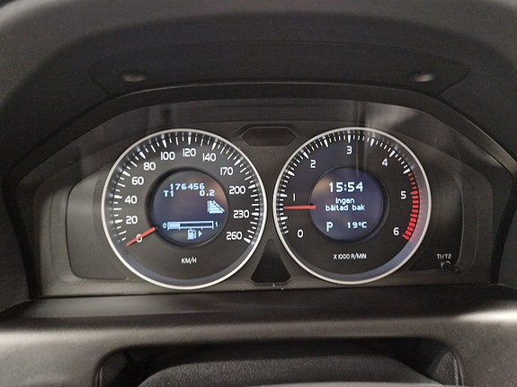 Volvo XC60 13 of 18