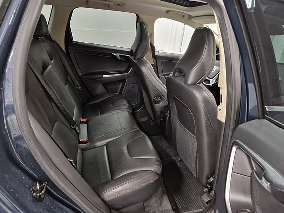 Volvo XC60 10 of 18