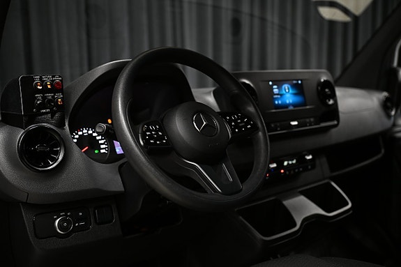 Mercedes-Benz Sprinter 319 23 of 30