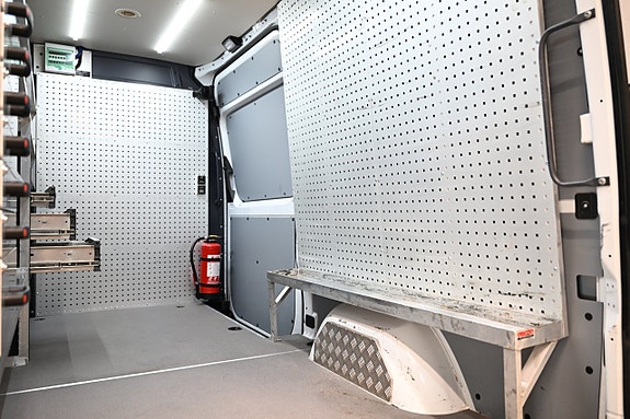 Mercedes-Benz Sprinter 319 17 of 30