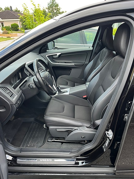 Volvo XC60 4 of 5