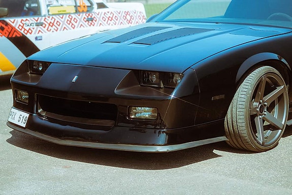 Chevrolet Camaro 4 of 5