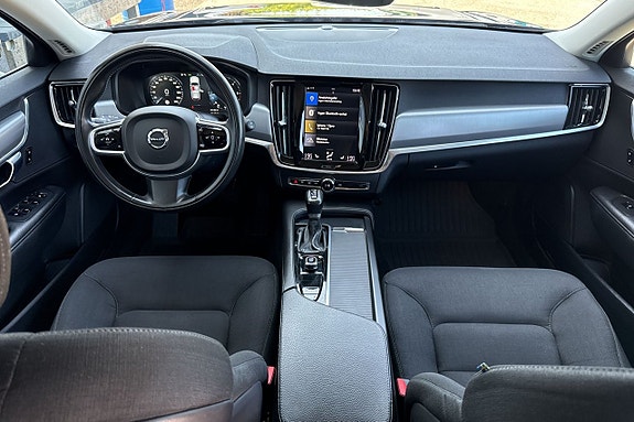 Volvo V90 10 of 25