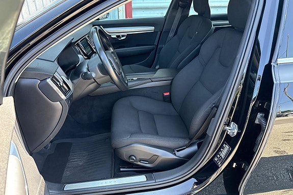 Volvo V90 8 of 25