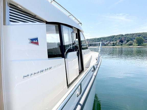 Nimbus 305 Coupé 2018 Volvo Penta D3-220 "Ready to cruise" 4 of 5