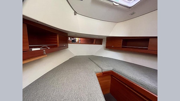 Paragon 31 Flybridge 8 of 15