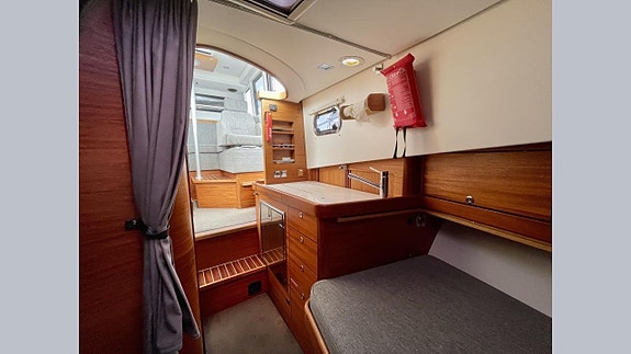 Paragon 31 Flybridge 9 of 15