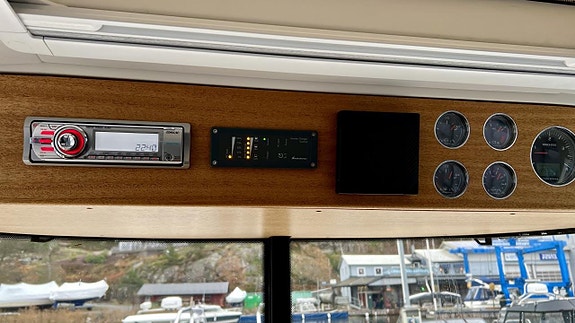 Paragon 31 Flybridge 13 of 15